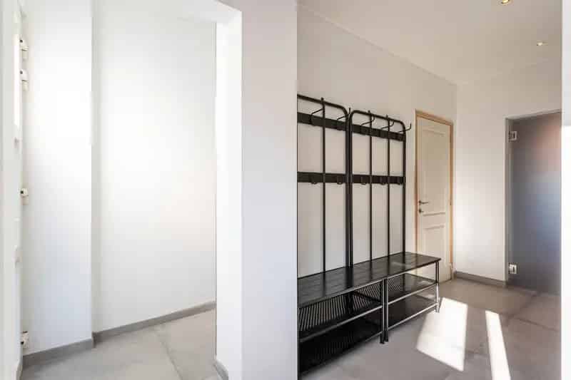 Instapklare woning met 4 slaapkamers en tuin te Buizingen