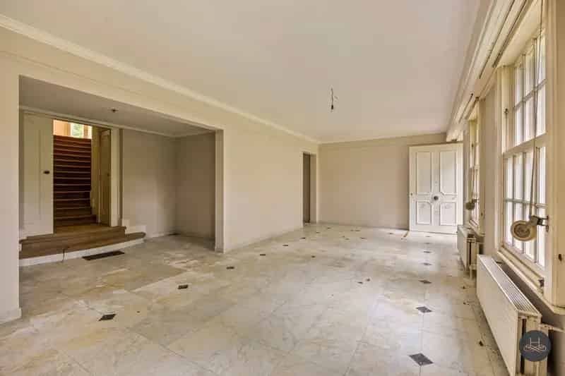 Unieke kasteelvilla als prachtig renovatieproject