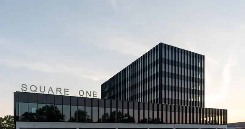 Nieuwbouwkantoren in Square One met lichtinval