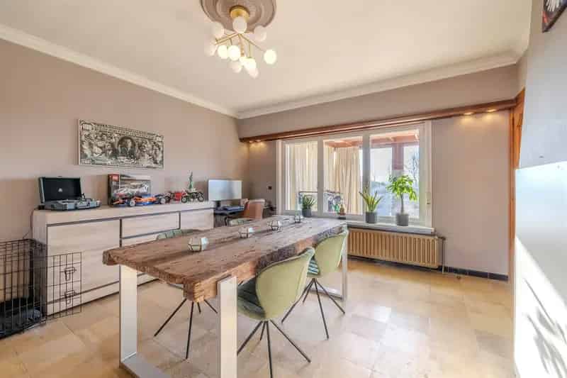 Vrijstaande woning met 3 slaapkamers op een ruim perceel van 865m²