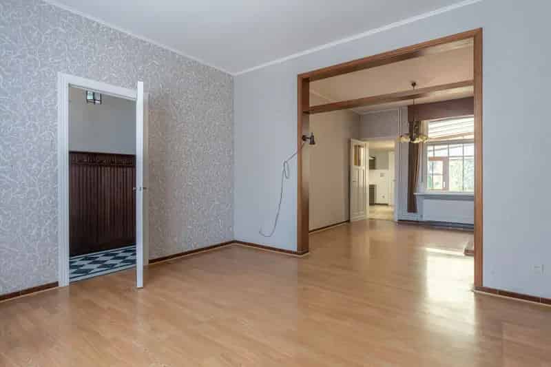 Te renoveren woning met 4 slpks en tuin te Gierle