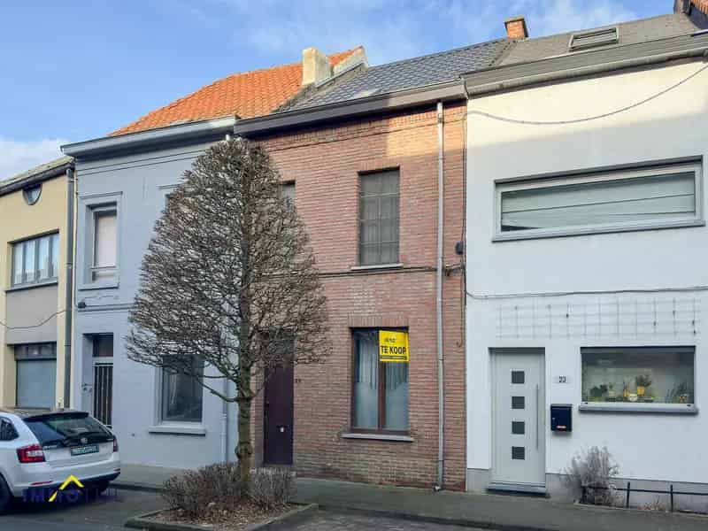 Charmante, te renoveren woning vlakbij het stadspark!