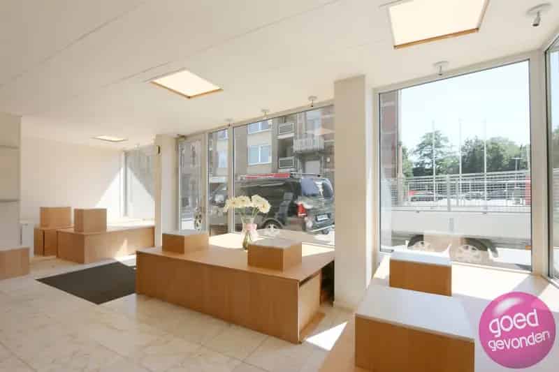 UITZONDERLIJK WINKELPAND + ATELIER + ONDERGRONDSE PARKINGS