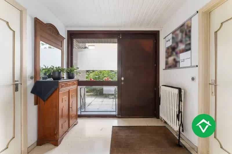 Ruime alleenstaande woning met 3 slaapkamers in Oostende