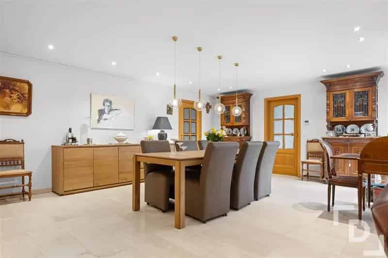 Ruime en energiezuinige villa te koop in Poperinge