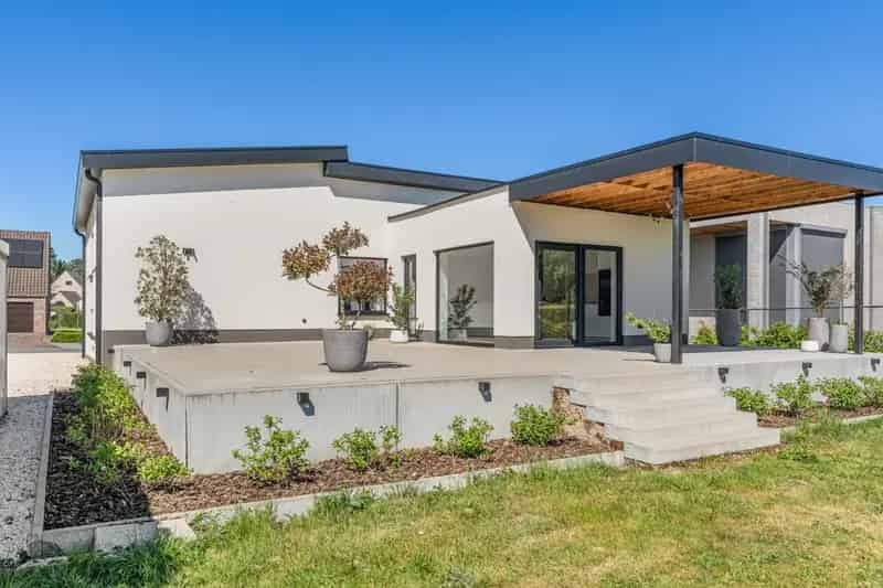 Stijlvolle designwoning met A-label in residentiële woonwijk.