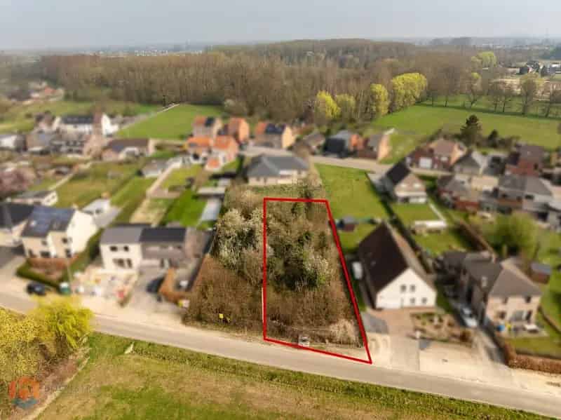 Bouwgrond van 671 m² voor halfopen bebouwing te Tildonk