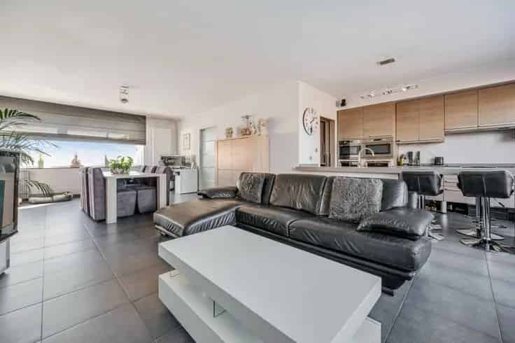 Luxueus Triplex Appartement Te Koop