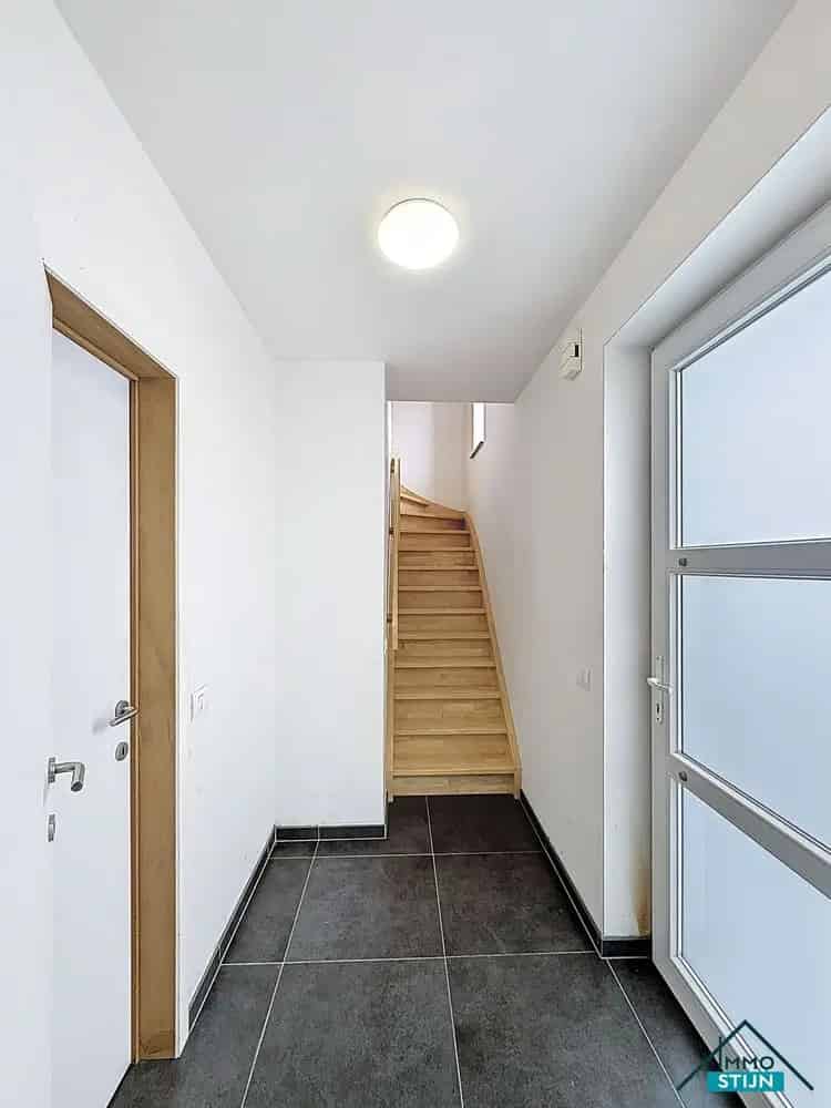 Recente woning met vier slaapkamers