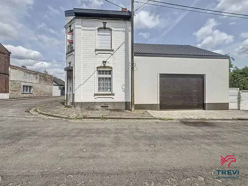 Huis te huur 300m² Monceau-sur-Sambre met atelier