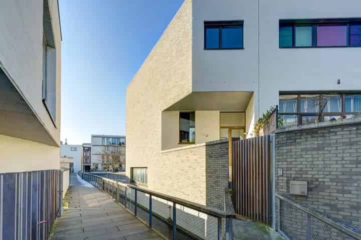 Te huur moderne woning + autostaanplaats in centrum MECHELEN