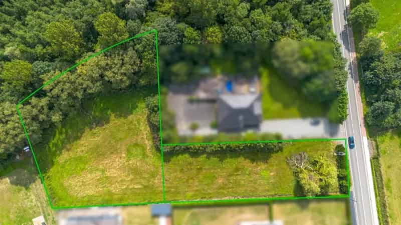 Bouwgrond 1867 m² voor het bouwen van een open bebouwing + mogelijk 2631m² tuingrond