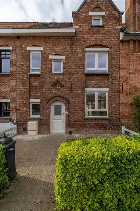historische gevel, zuidtuin, op pleintje, label D