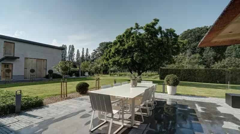 Exclusieve luxe villa 350m² + 120m² bijgebouw-garages op 43 are
