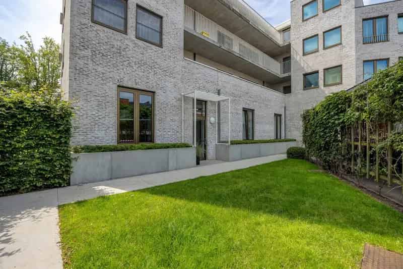 Prachtig gelijkvloers appartement voorzien van 2 slaapkamers, terras en ondergrondse staanplaats op toplocatie te Lier!