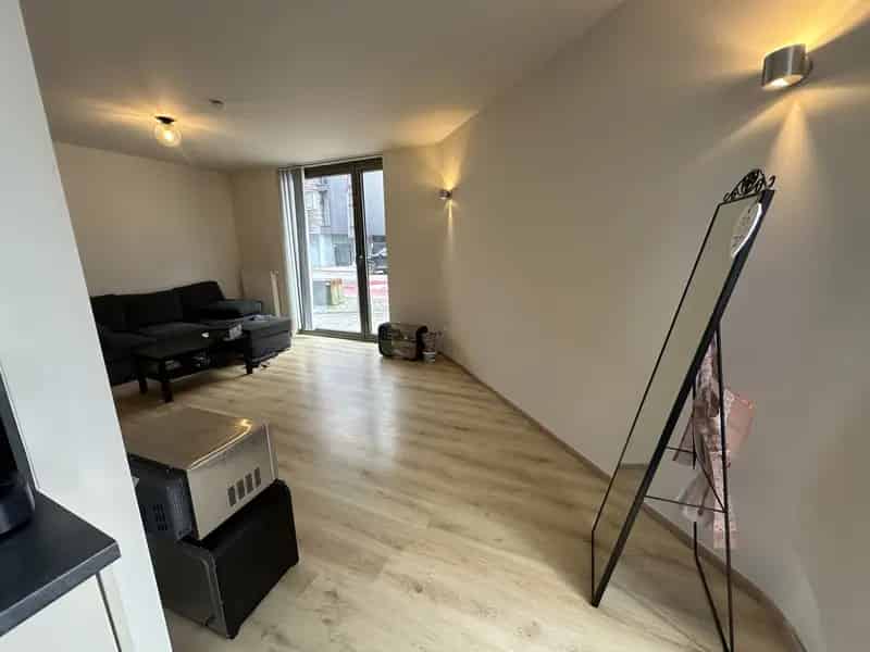 Centraal Gelegen Gelijkvloers Appartement.