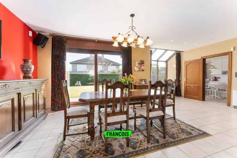 Villa op riant perceel te Mariakerke, Oostende.