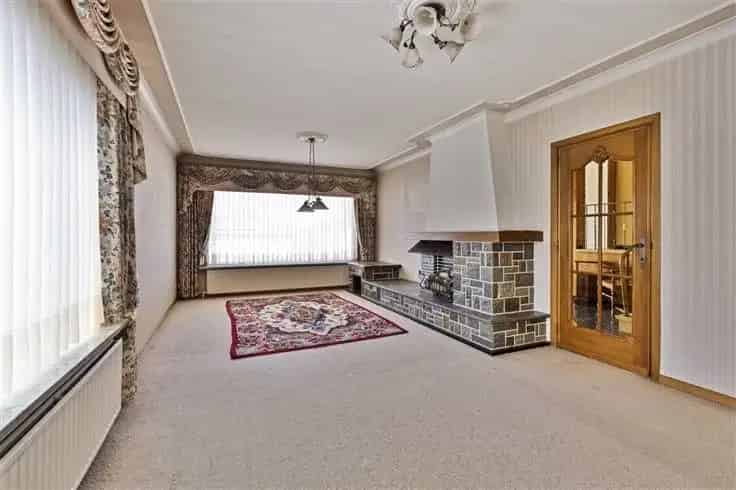 Huis te Koop Schaffen: Ruime gezinswoning met tuin