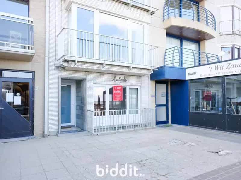 LICHTRIJK APPARTEMENT MET SCHITTEREND ZICHT OP DIJK & STRAND