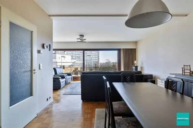 Ruim 2 Slaapkamer Appartement te Laken