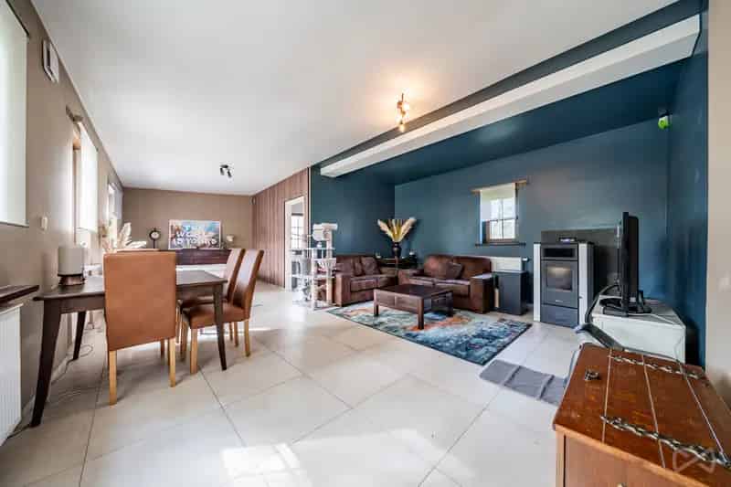 Villa met vijf slaapkamers in Anderlecht