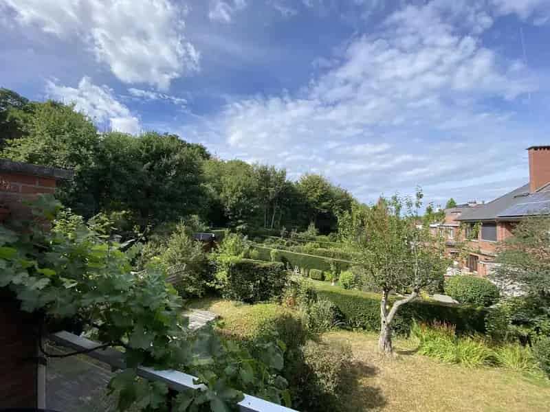 Wijk Joli-Bois: Mooie Woning met 4 Slaapkamers om te Renoveren