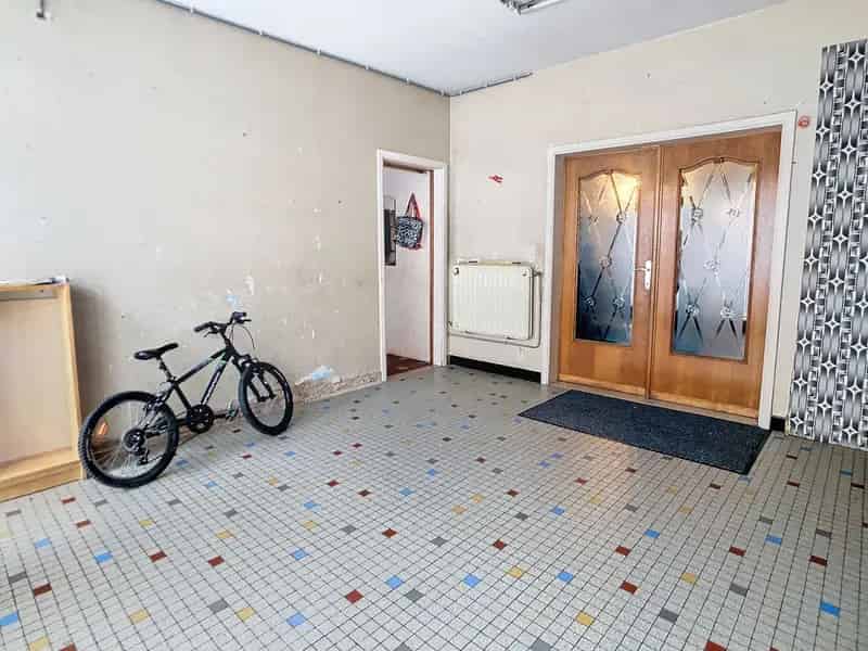 Te renoveren (handels)huis in het centrum van Niel