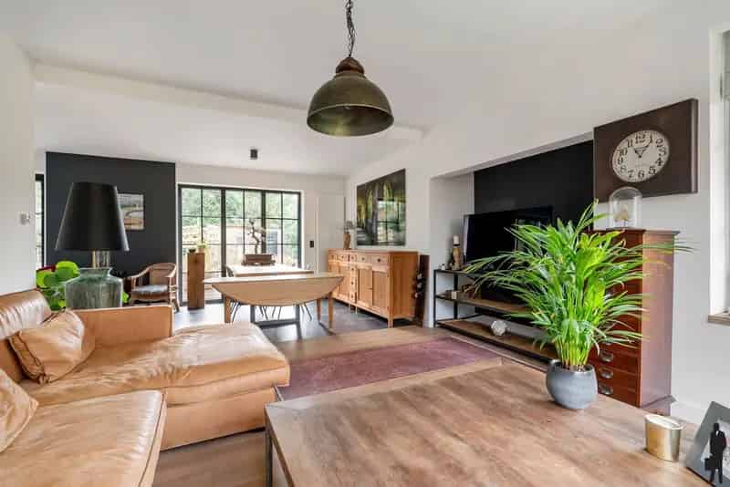 Charmante rietgedekte villa in Brasschaat: instapklaar met moderne afwerkingen en prachtige tuin!