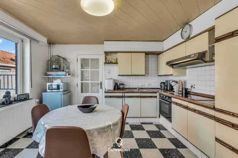 Te vernieuwen halfopen bebouwing met 3 slpks nabij Zonhoven-centrum!