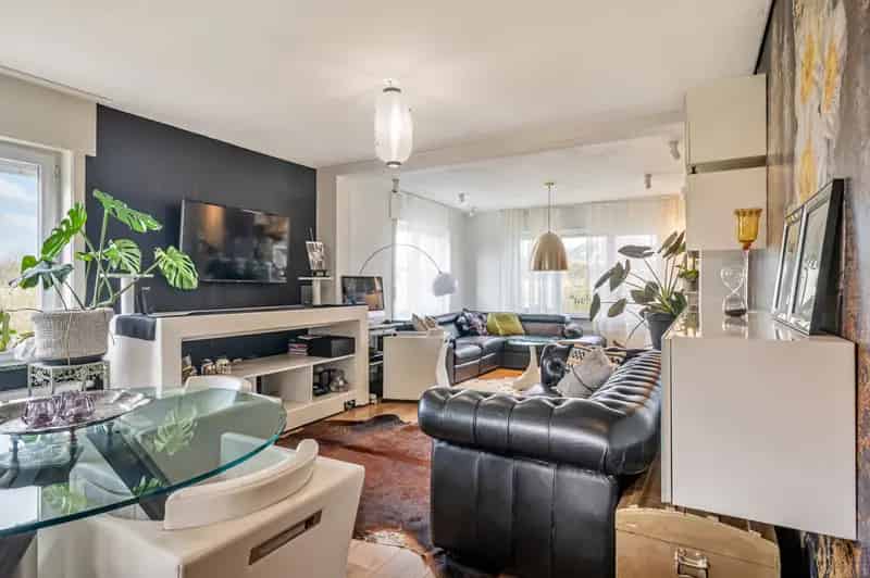 Rustig gelegen open bebouwing met 3 slpk en ruime tuin