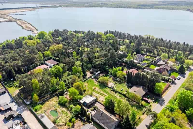 Prachtig gelegen bouwgrond van 1.277 m² voor ruime open bebouwing !