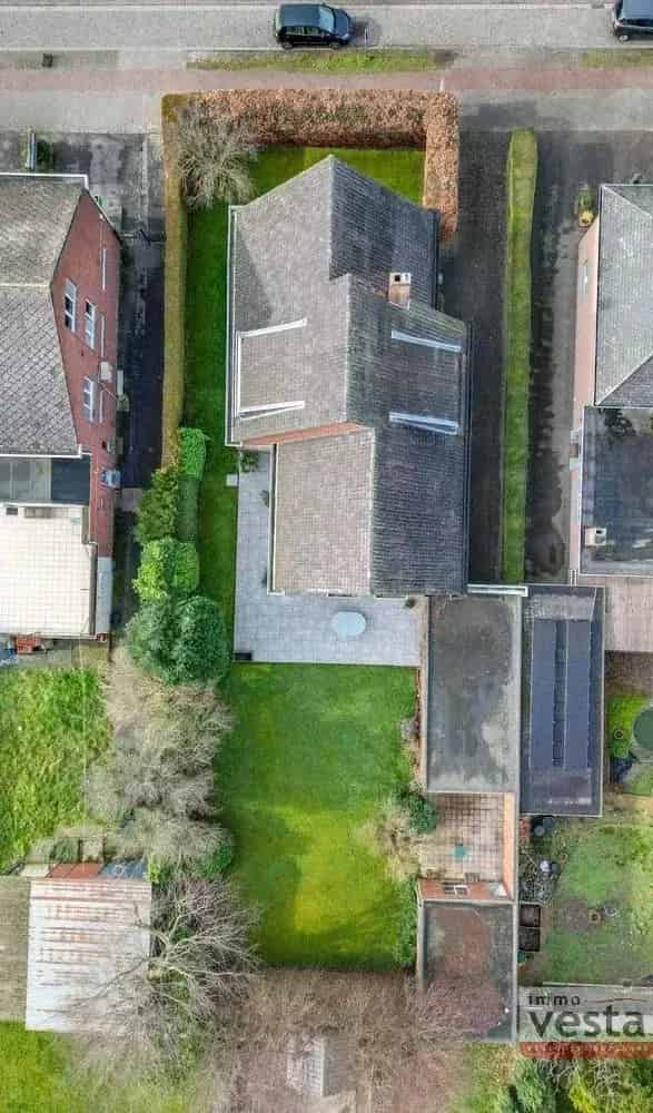 Ruime, statige villa met praktijkruimte