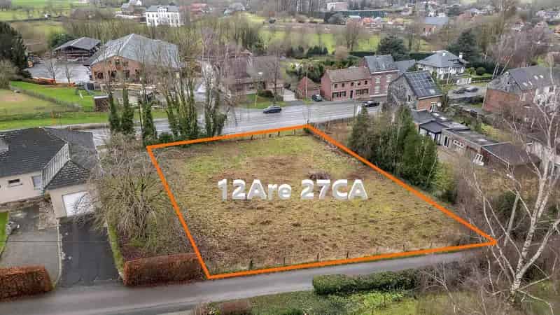Perceel bouwgrond voor open bebouwing op 12a 27ca