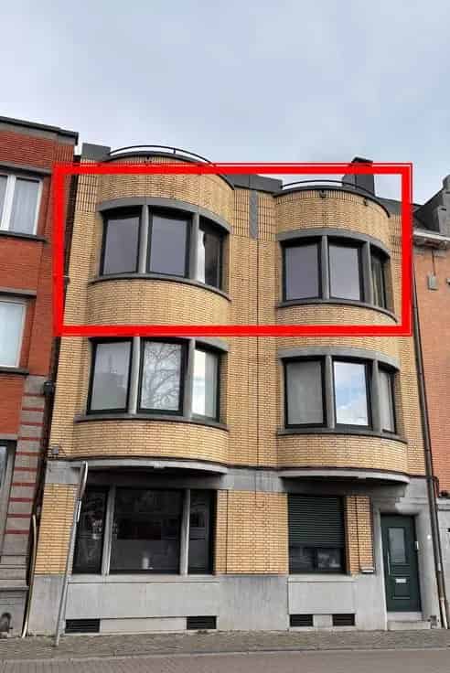 Appartement Te Koop: Lichtrijk appartement met charme