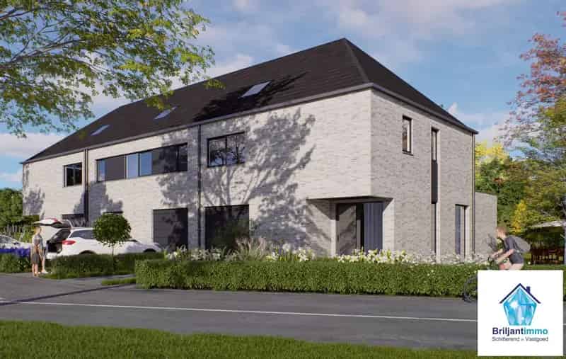 Drie energiezuinige woningen met inpandige garage met 3/5 slpk