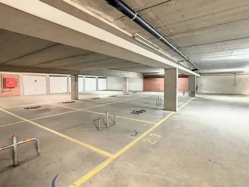 Ondergrondse autostaanplaats te Nieuwpoort-Bad.