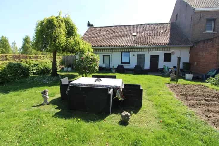 Huis Te Koop Opwijk: Renovatieproject met Garage en Tuin
