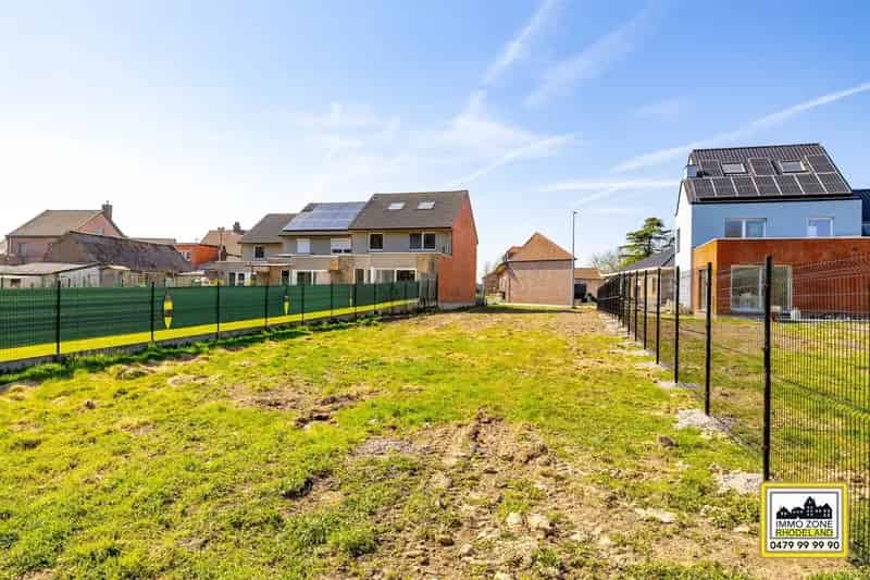 Bouwgrond voor halfopen bebouwing op uitstekende ligging