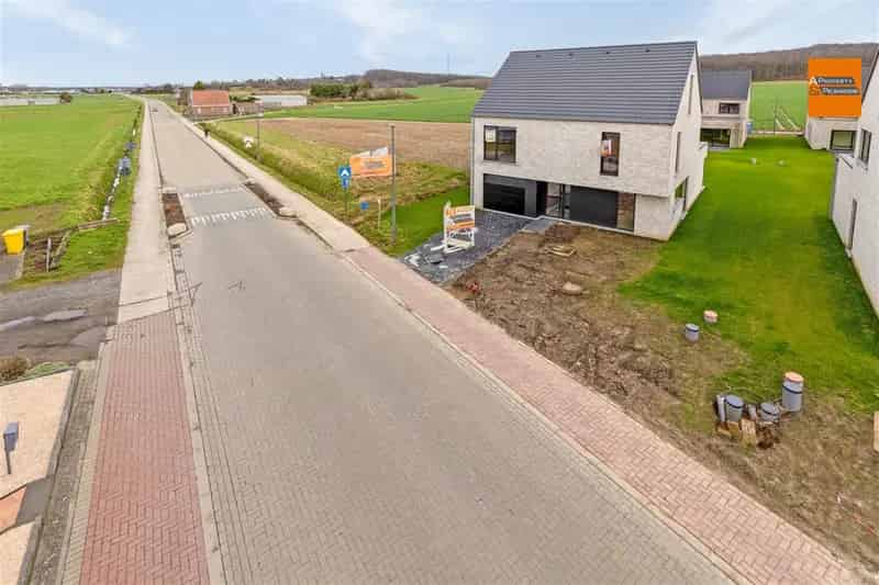 Nieuwbouwwoning met 4 slaapkamers en prachtig zicht op velden en bos