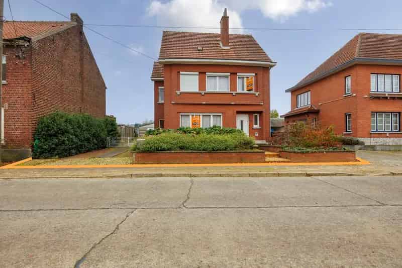 VERKOCHT! Vrijstaande woning met veel potentieel op een goede locatie