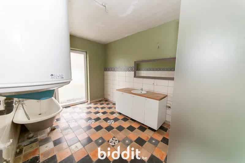 LANDELIJKE EIGENDOM MET OMRINGENDE WEI- & BOUWLANDEN