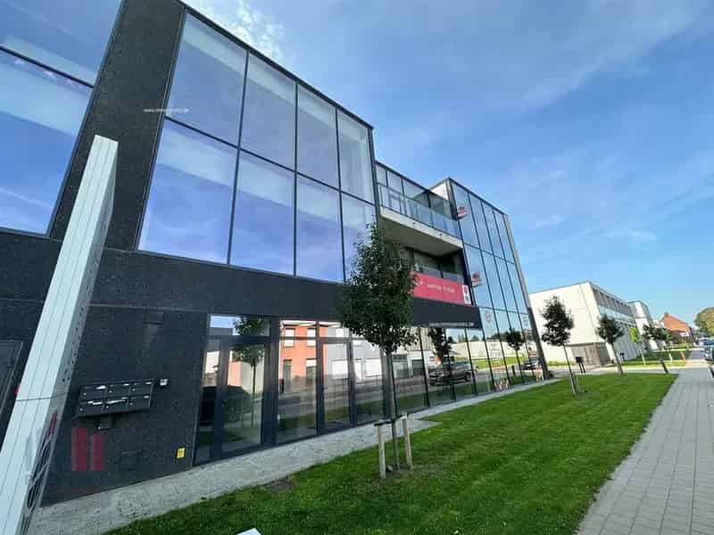 Nieuwbouw kantoorruimte te koop in Nelca-Zuid Lendelede