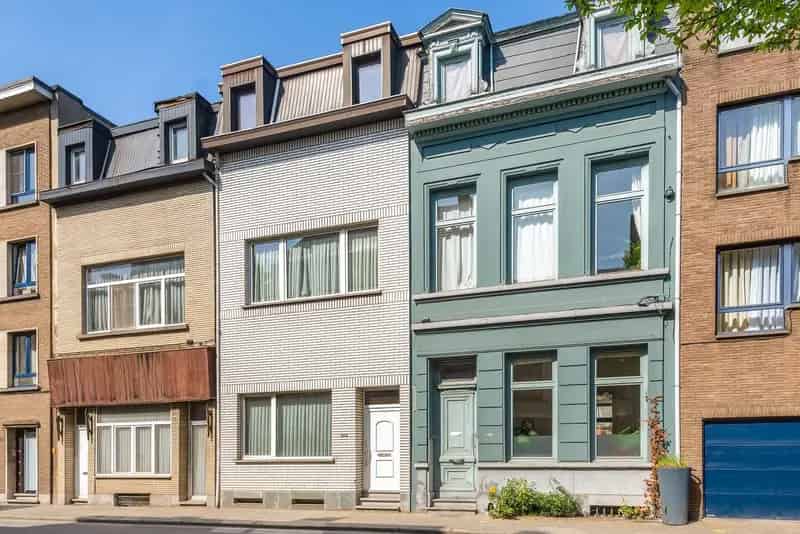 Ruime gezinswoning met 5 à 6 slaapkamers en ruime tuin te Antwerpen!