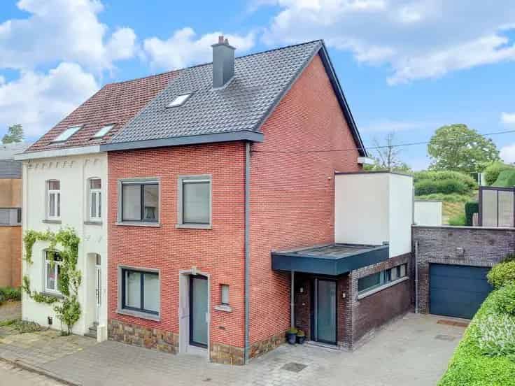 Gerenoveerde woning 4 slaapkamers grote tuin Vossem