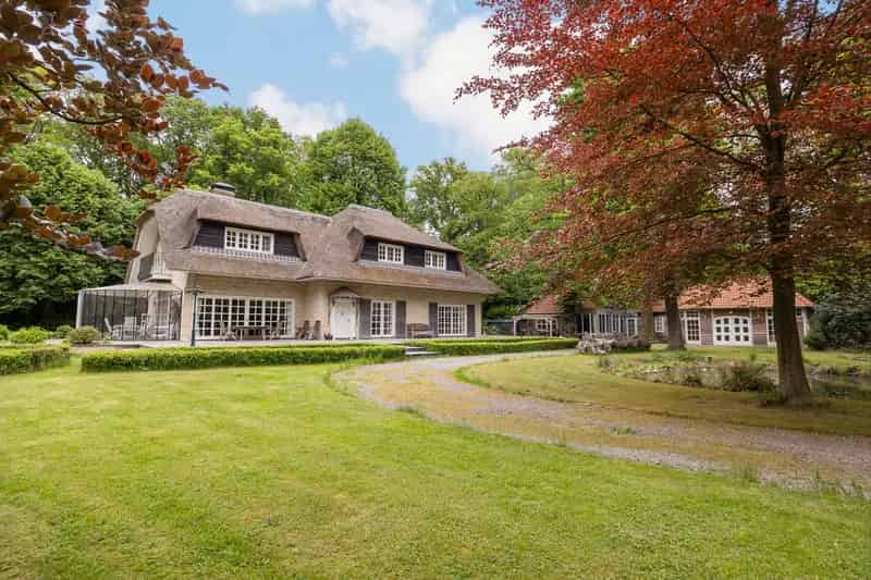 Huis te huur Vordenstein: Instapklare villa met gastenverblijf