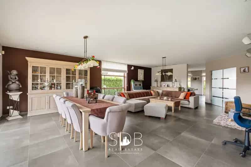 Villa te koop in Westrem