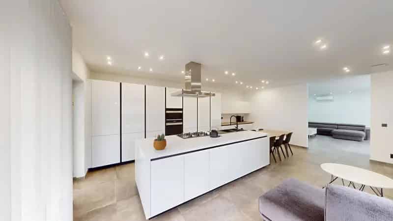 Nieuwbouwwoning met 3 slpks + bijgebouw aan 2% registratie!