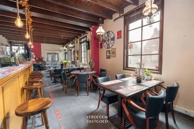 Een hemels oord, café De Linde aan de prachtige Stoepekapel