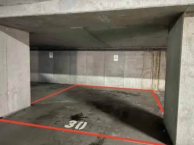 
                                                                    Garage
                                                                             te koop te Woluwe-Saint-Lambert
                                                                