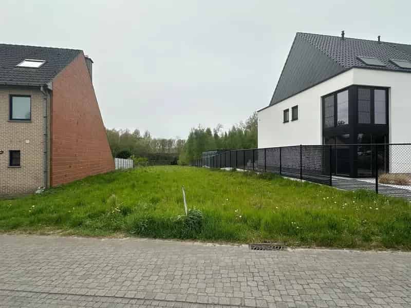 Bouwgrond voor halfopen bebouwing - 1734 m²
